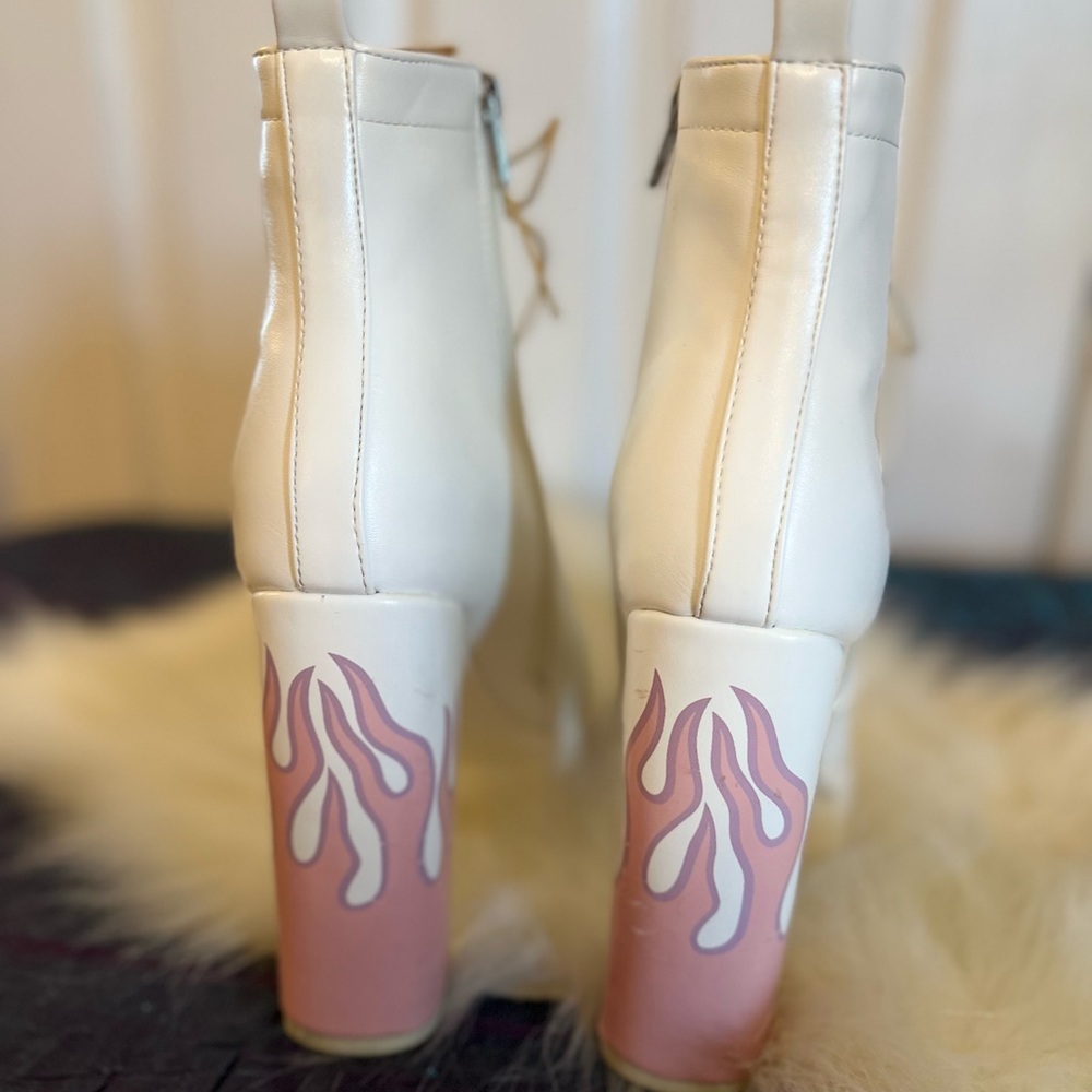 Lamoda White Platform Lace-up Booties W/ Pink Flame Gently Used Women’s Sz 8.5 - Picture 10 of 15